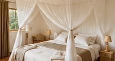 Canopy bedroom suite